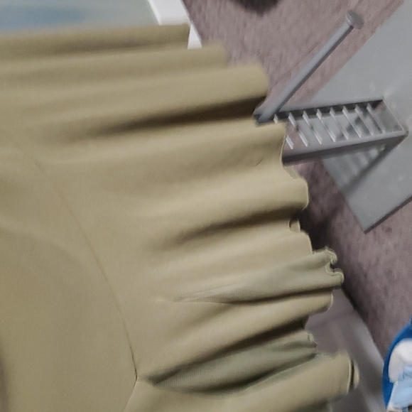 Two- piece skirt set - Picture 3 of 6